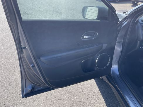 Used 2017 Honda HR-V EX image 17