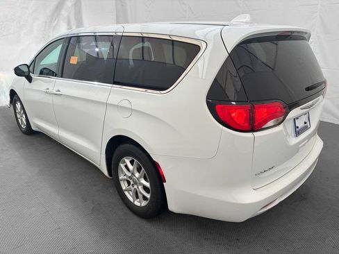 Used 2020 Chrysler Voyager LX w/ Cold Weather Group FWD image 4