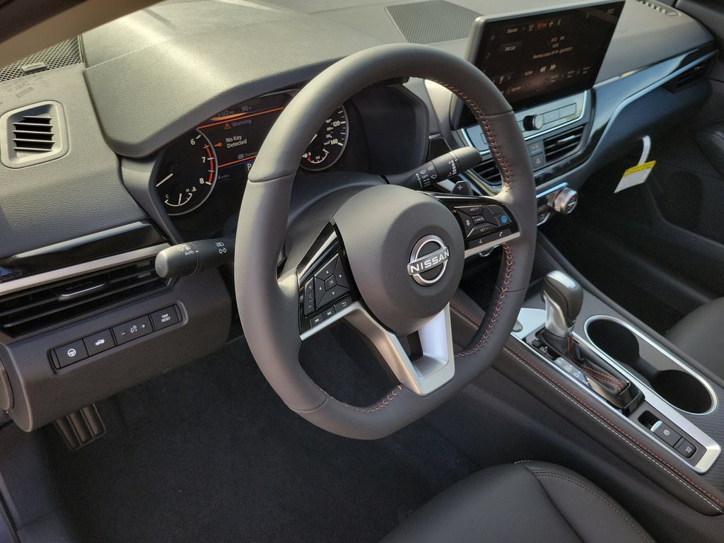 New 2026 Nissan Altima 2.5 SR w/ SR Premium Package FWD image 25