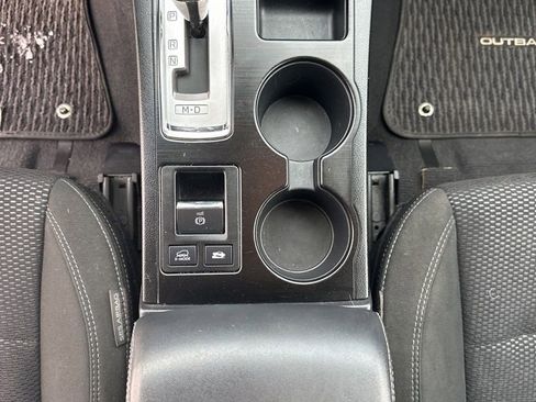 Used 2018 Subaru Outback 2.5i Premium image 28