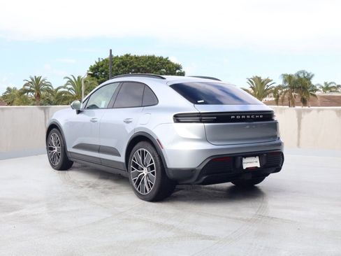 Certified 2025 Porsche Macan Electric RWD image 3