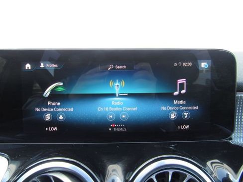 Used 2022 Mercedes-Benz GLB 250 w/ Premium Package Lite image 44