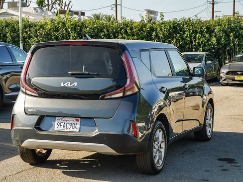 Used 2023 Kia Soul LX w/ Option Group 015 image 4