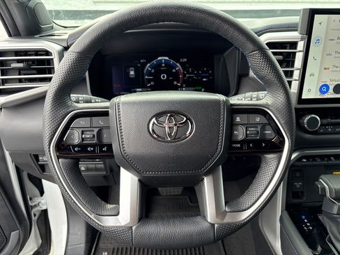 Used 2023 Toyota Sequoia Platinum image 16