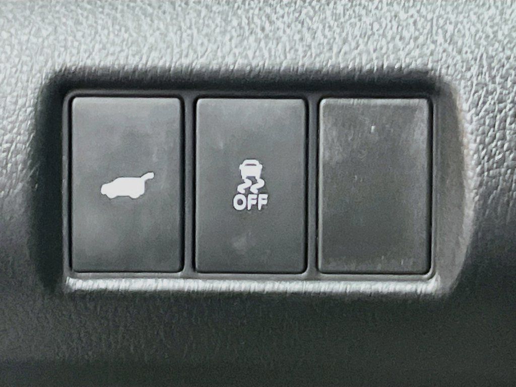 Used 2025 Honda Pilot Touring image 10