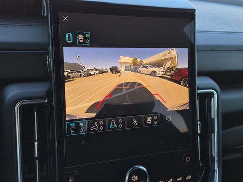 Used 2025 GMC Yukon XL Denali w/ Denali Reserve Package image 19