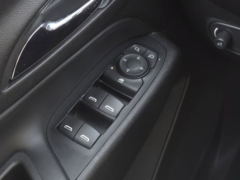 Used 2020 Chevrolet Equinox LT image 22