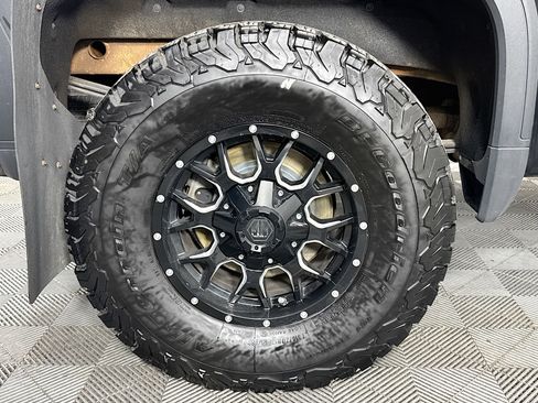 Used 2020 GMC Sierra 1500 Elevation w/ X31 Off-Road Package image 32