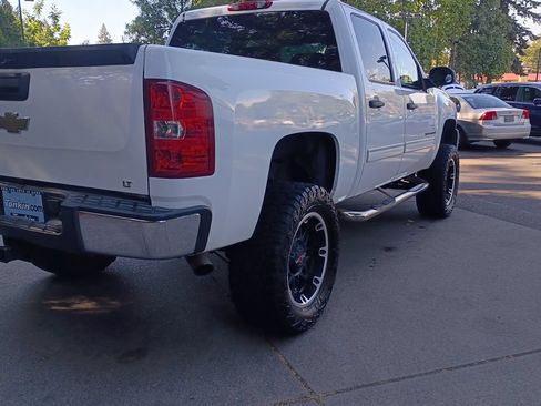 Used 2009 Chevrolet Silverado 1500 LT w/ Power Pack Plus AWD/4WD image 4