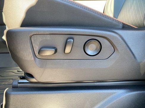 New 2026 GMC Yukon AT4 w/ AT4 Premium Package image 10