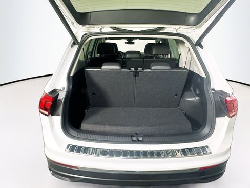 Used 2024 Volkswagen Tiguan Wolfsburg Edition image 28