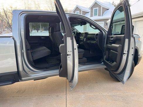 Used 2024 Chevrolet Silverado 2500 Custom w/ Custom Value Package image 21