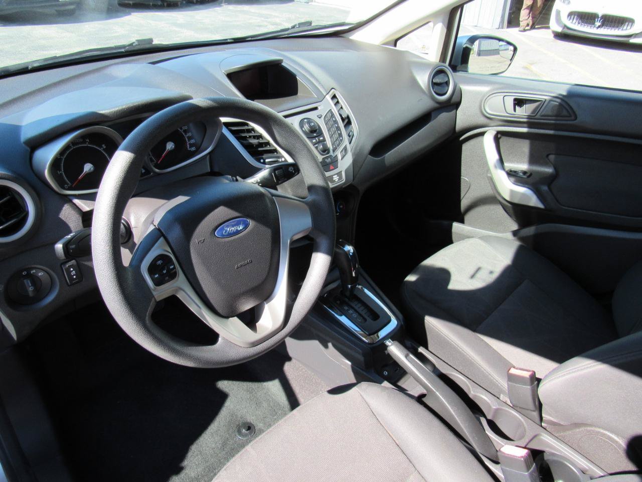 Used 2012 Ford Fiesta SE FWD image 13