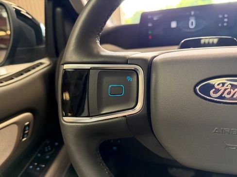 Used 2025 Ford Expedition Active AWD/4WD image 23