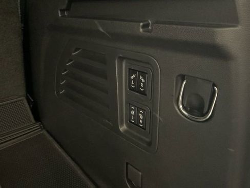 Used 2024 Chevrolet Traverse RS image 35