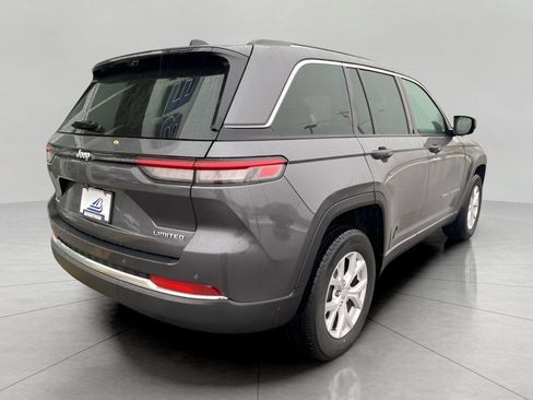 Used 2022 Jeep Grand Cherokee Limited w/ Luxury Tech Group II image 6