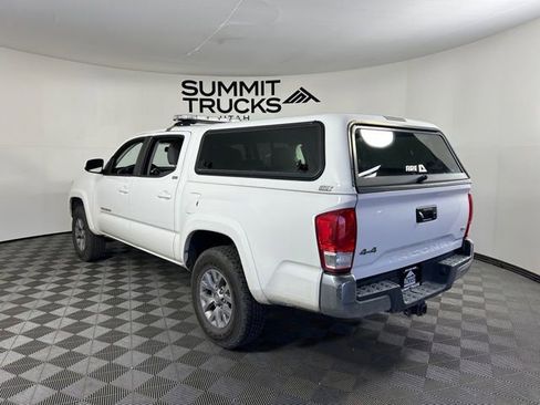 Used 2016 Toyota Tacoma SR5 w/ SR5 Appearance Package (SN) AWD/4WD image 3