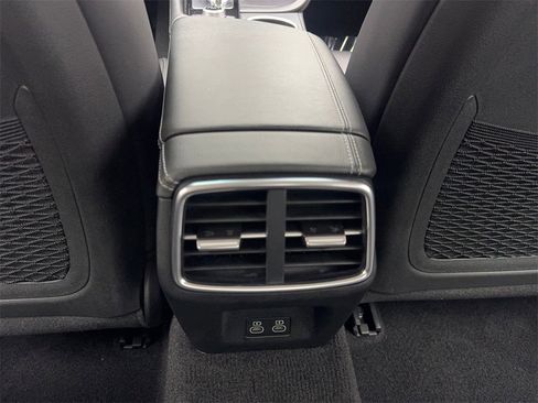 Used 2025 Genesis G70 2.5T image 71