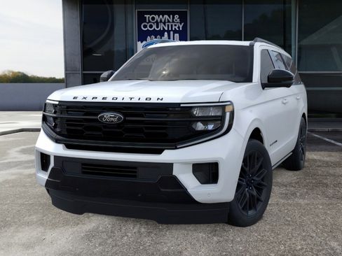 New 2026 Ford Expedition Platinum AWD/4WD image 3