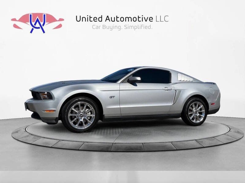 Used 2010 Ford Mustang GT Premium RWD image 1