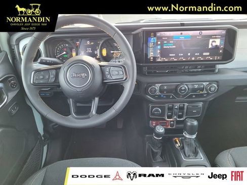 Used 2024 Jeep Wrangler Unlimited AWD/4WD image 7