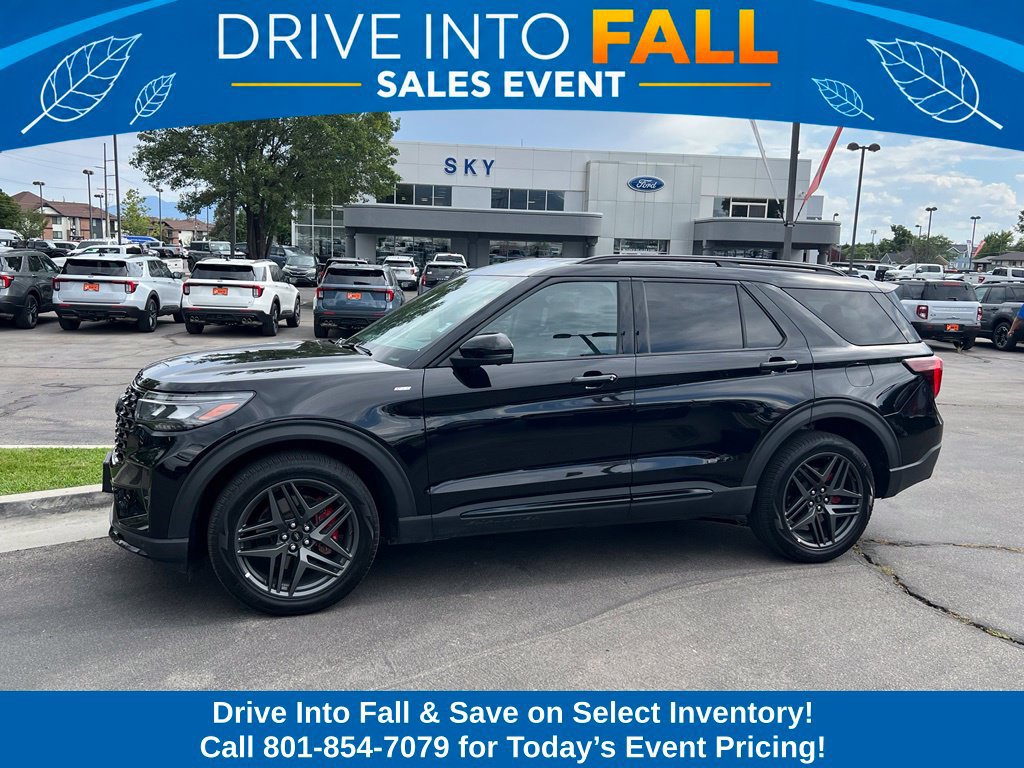 Used 2025 Ford Explorer ST-Line w/ ST-Line Street Pack AWD/4WD image 1