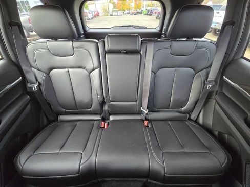 New 2025 Jeep Grand Cherokee Limited image 17