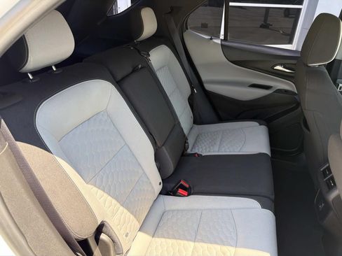 Used 2019 Chevrolet Equinox LS FWD image 12