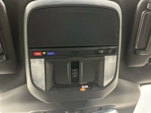 Used 2025 Subaru Forester Premium AWD/4WD image 23