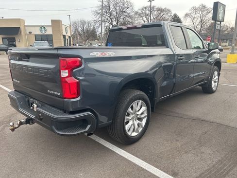 Used 2020 Chevrolet Silverado 1500 Custom w/ Custom Value Package image 4