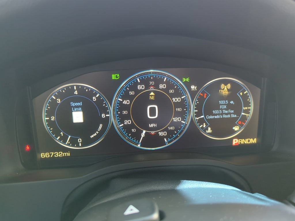 Used 2015 Cadillac Escalade Premium AWD/4WD image 12