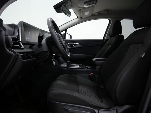 Used 2024 Kia Sportage LX FWD image 12