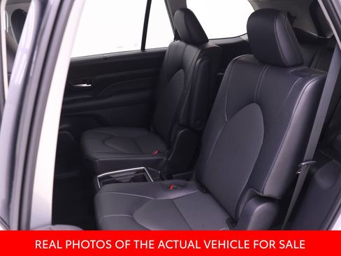 Used 2025 Toyota Grand Highlander FWD image 10