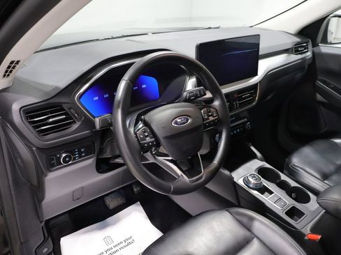 Used 2024 Ford Escape Platinum AWD/4WD image 17