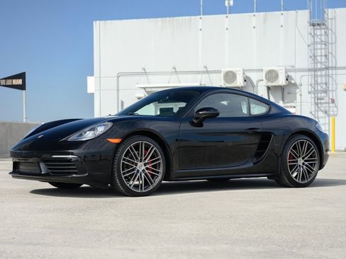 Used 2018 Porsche 718 Cayman S image 6