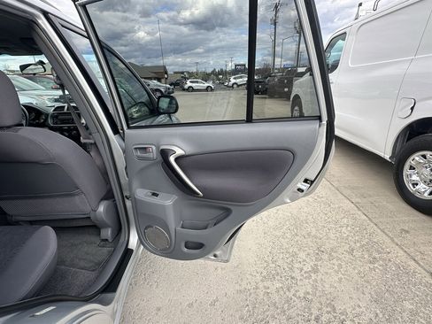Used 2001 Toyota RAV4 2WD image 19
