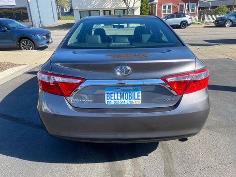 Used 2017 Toyota Camry XLE w/ Moonroof Package FWD image 5