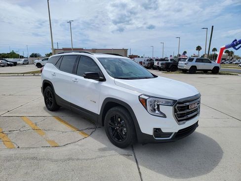 Used 2022 GMC Terrain AT4 w/ Infotainment Package II image 7