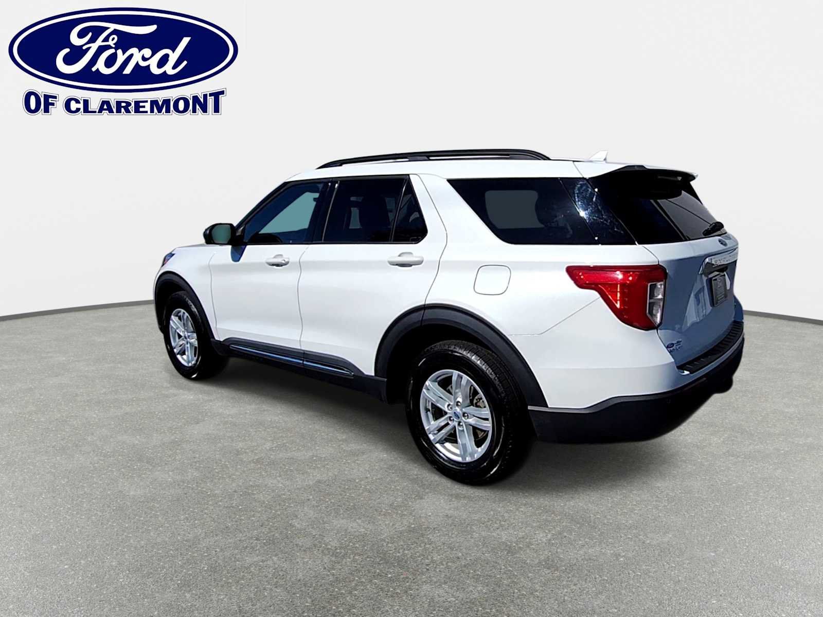 Used 2023 Ford Explorer XLT w/ Class IV Trailer Tow Package AWD/4WD image 8
