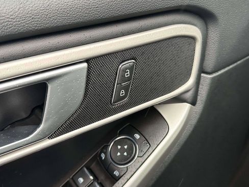 Used 2023 Ford Explorer XLT w/ Equipment Group 202A image 18