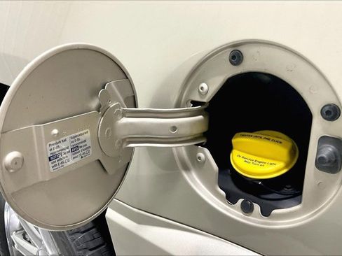 Used 2014 GMC Yukon Denali image 42