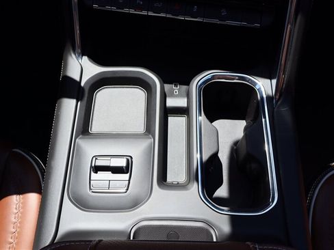 Used 2024 GMC Sierra 3500 Denali Ultimate AWD/4WD image 25