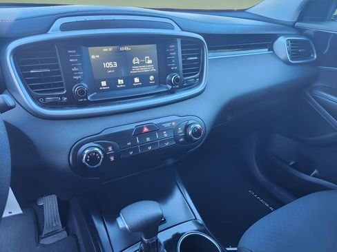 Used 2020 Kia Sorento FWD V6 image 16