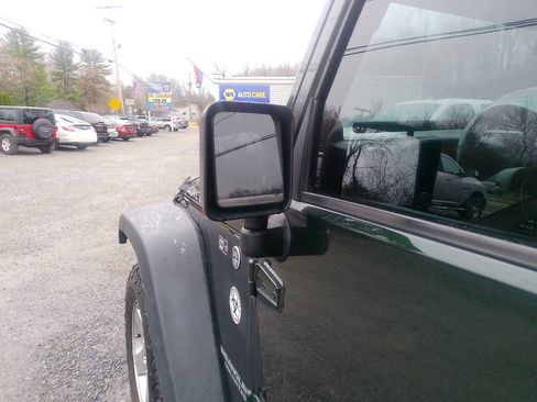 Used 2011 Jeep Wrangler Unlimited Rubicon w/ Dual Top Group image 31