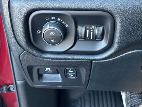 Used 2022 RAM 1500 Laramie image 24