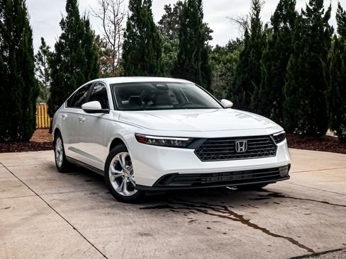 New 2026 Honda Accord LX image 2