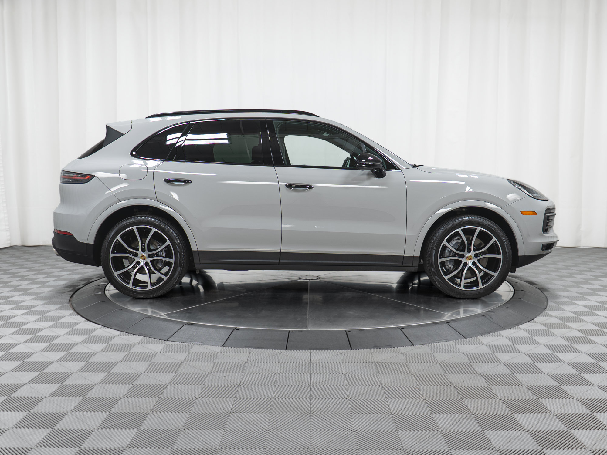 Used 2021 Porsche Cayenne AWD/4WD image 8