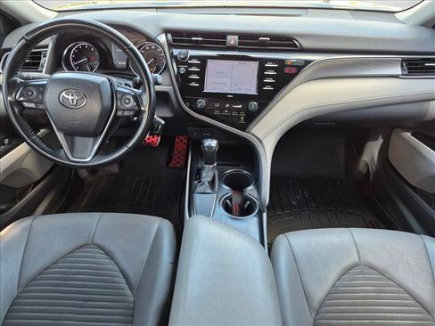 Used 2020 Toyota Camry SE FWD image 15