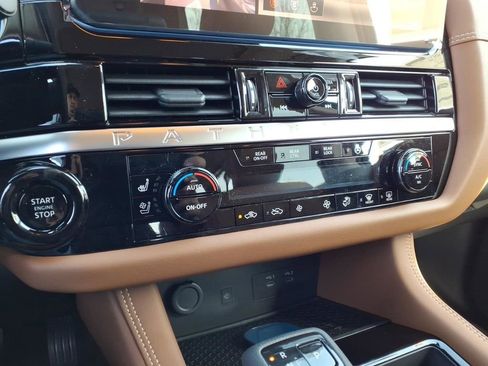 New 2026 Nissan Pathfinder Platinum image 12