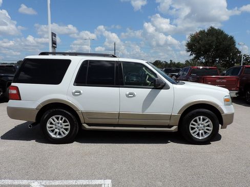 Used 2014 Ford Expedition XLT w/ Equipment Group 201A RWD image 4